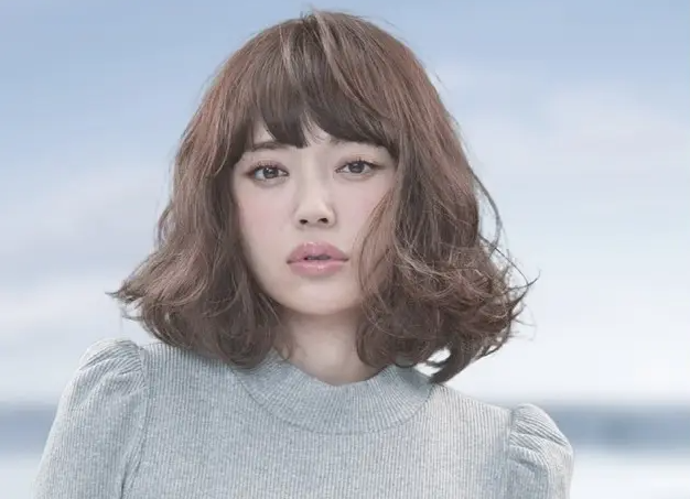 8 Best Shampoos for Wavy Hair Types in 2023