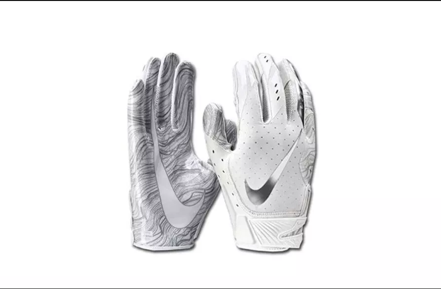 How do I choose football gloves?
